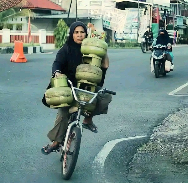 Female Cycling Hard ...