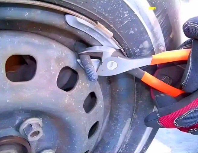 Puncturing a tire 