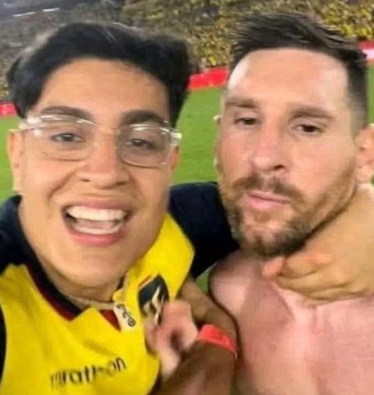 Selfie With Messi